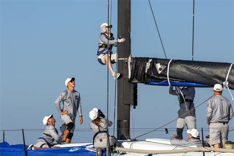 'พระราชินี' ทรงร่วมแข่งเรือใบ รุ่น IRC Zero เข้าเส้นชัยที่ 1 งานภูเก็ต ...