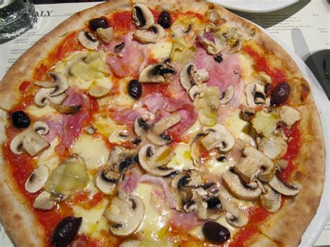 The Pizza Capricciosa Original Recipe and preparation - Silvio Cicchi