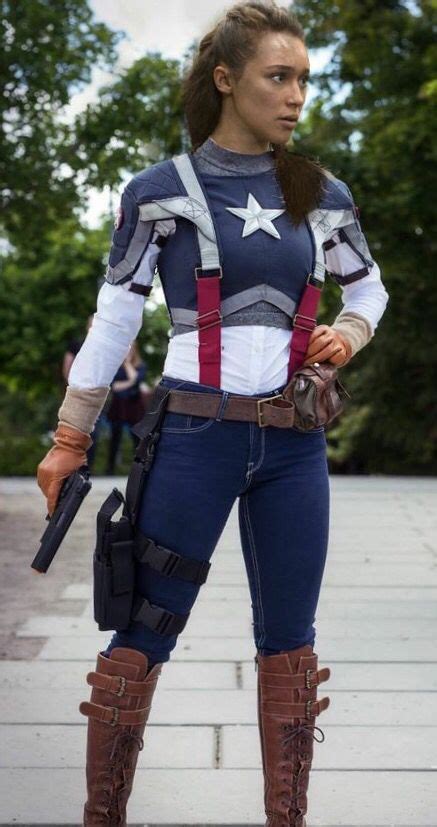 Pin by Eric on Comic, fantasy and just plain weird. | Cosplay outfits ...