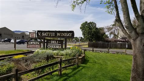 V Sattui winery – outside | Adventures of the little guys