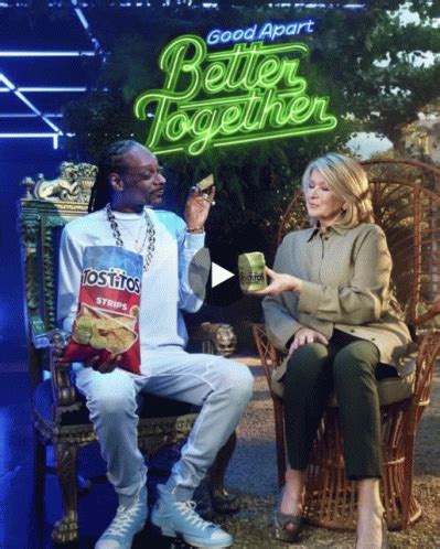 Snoop Dogg Martha Stewart GIF - Snoop Dogg Martha Stewart - Discover & Share GIFs