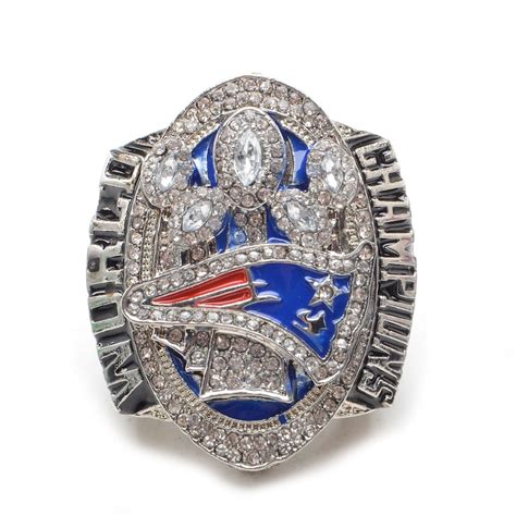 Tom Brady Replica Patriots Super Bowl Ring | EBTH