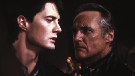 Blue Velvet 1986, directed by David Lynch | Film review