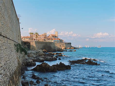 A Beginner's Guide to Antibes, France | The Pamplemousse Papers