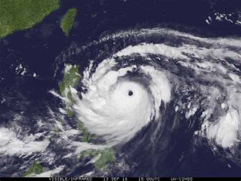 Super Typhoon Mangkhut to slam into northern Philippines