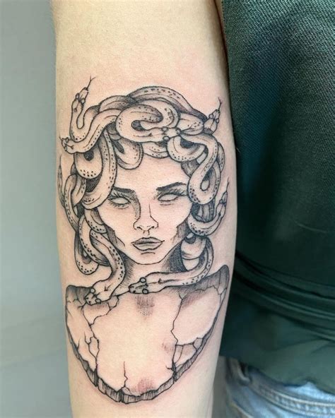Medusa Tattoo, Medusa Tattoo Stencil, Simple Medusa Tattoo, Medusa Tattoo Ideas, medusa tattoo ...