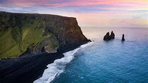 Reynisfjara, the Most Iconic Black Sand Beach in Iceland: Everything You Need to Know - Uprooted ...