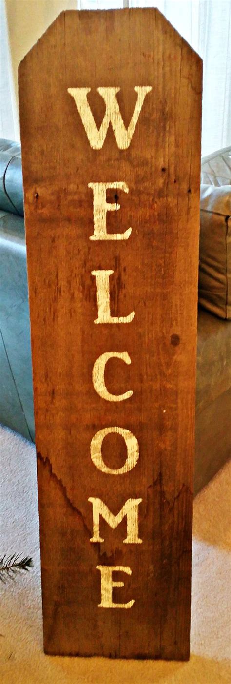 Reclaimed Rustic Wood Welcome Sign | Rustic wood projects, Rustic wood, Painted signs