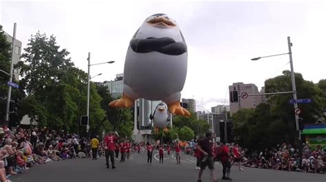 Auckland Farmers Santa Parade 2017 - YouTube