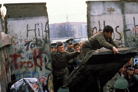 Here's How People Celebrated The Fall Of The Berlin Wall