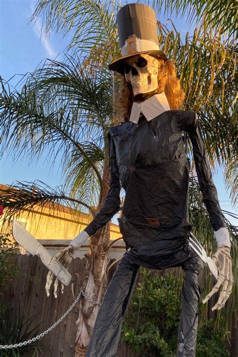 Huge Home Depot skeleton haunts Thanksgiving, Christmas displays