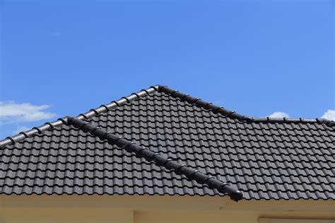 Hurricane Resistant Roofs for Your Miami Residence