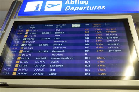 Departures list at Frankfurt Airport (FRA) | Flight we conne… | Flickr