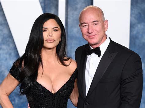 Jeff Bezos and Lauren Sánchez Complete Relationship Timeline: Photos