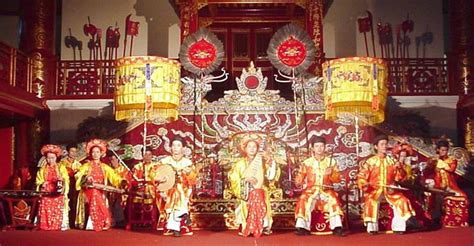 royal refined music of Hue | Văn hóa, Việt nam, Tốt nghiệp