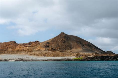 Bartolome Island Tour: Full-Day Tour (From Santa Cruz Island)