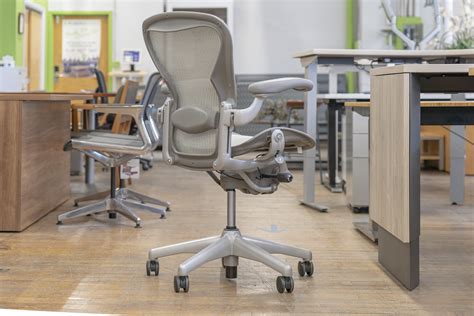 Herman Miller Aeron Chairs in Platinum Size B • Peartree Office Furniture