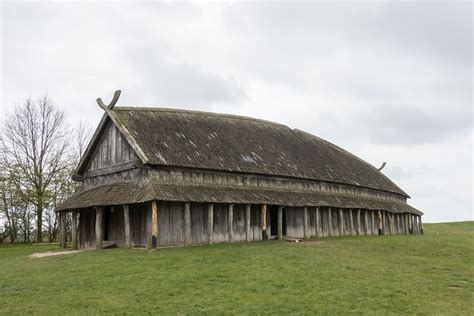 Viking Longhouses - Learning Guide for Kids