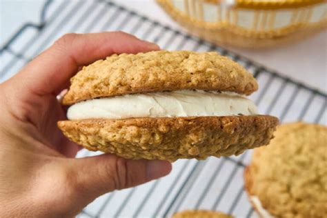 How to Make Perfect Oatmeal Whoopie Pies with Marshmallow Filling