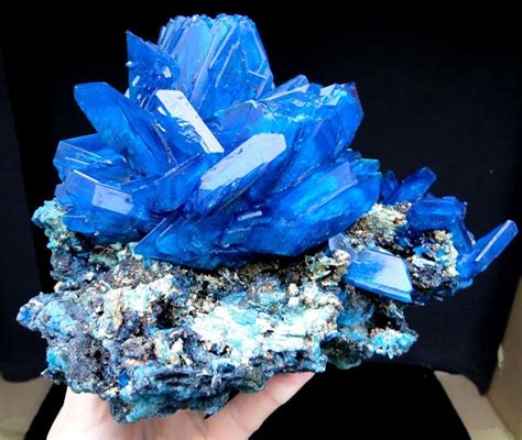 Huge Electric Blue Chalcanthite Crystal Cluster - 22 x 18 x - Catawiki