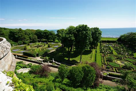 Dunrobin Castle gardens, Sutherland | Castle garden, Beautiful gardens ...