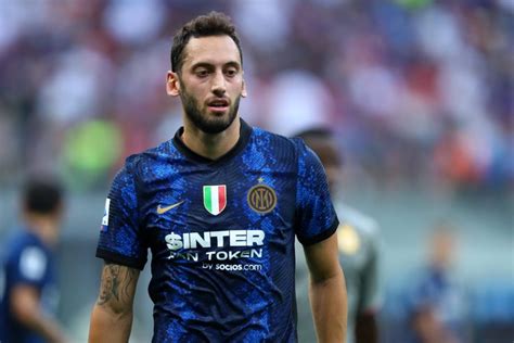 Hakan Calhanoglu Won The Inter Fans' Affection In Just 15 Minutes, Italian Media Report