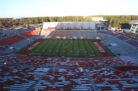 Toss a coin to the Carolina Hurricanes for the 2021 Stadium Series