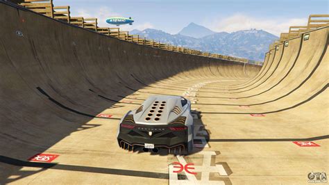 Maze Bank Mega Spiral Ramp for GTA 5