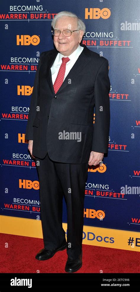 Investor Warren Buffett attends the world premiere of "Becoming Warren ...