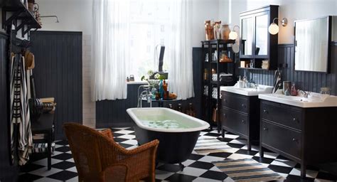 20 Functional & Stylish Bathroom Tile Ideas