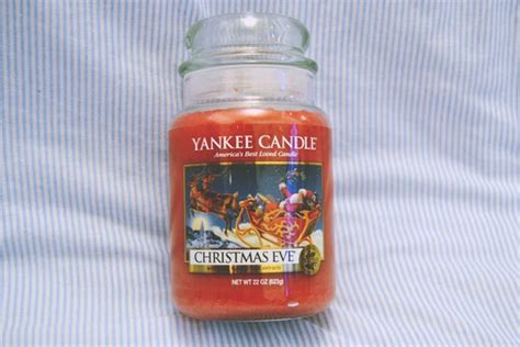 Becky Bedbug: Yankee Candle Review: Christmas Eve