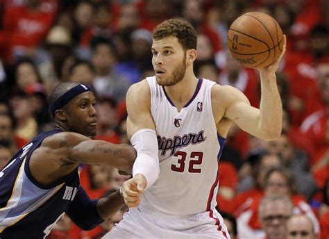 [VIDEO] Blake Griffin Injury: Clippers Big Man Could Miss Time with a ...