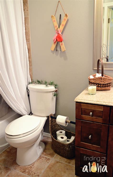Finding My Aloha: Decorating bathrooms for Christmas- {tips & a tour}