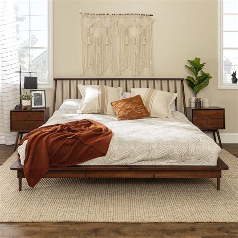 King Mid Century Modern Solid Wood Spindle Platform Bed – English Elm