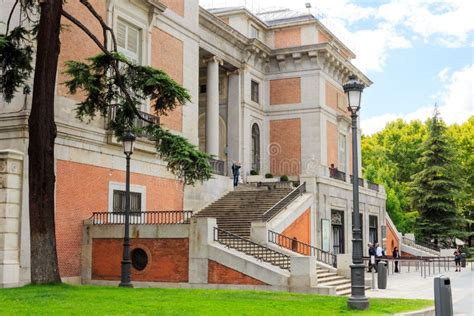 Museo Del Prado Building, Madrid, Spain Editorial Photo - Image of ...