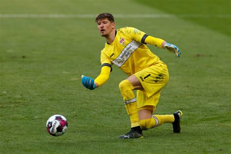 Rumour: Borussia Dortmund interested in signing Gregor Kobel