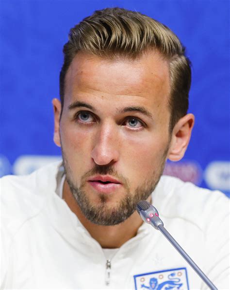 10 Best Male Footballers Hairstyles To Copy From International Superstars! (2020 ...