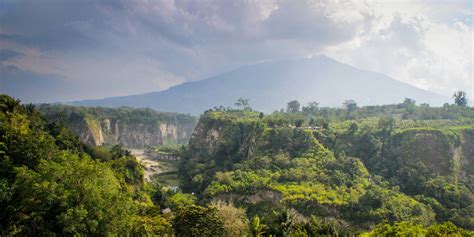 West Sumatra: active volcanoes and vanishing species - Travelogues from ...