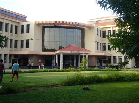 Top 10 Colleges for Engineering in India