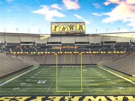 Kinnick Stadium Renovations Approved - Football Stadium Digest