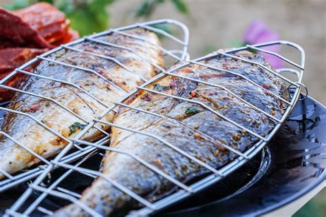 Cómo hacer para que no se pegue el pescado a la parrilla