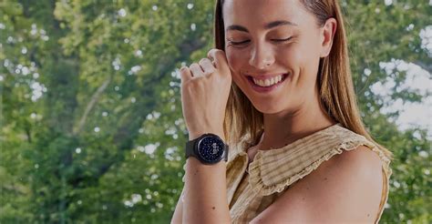 What is a smartwatch and what does it do? | Samsung US