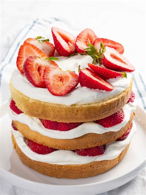 Fresh Strawberry Cake - Drive Me Hungry