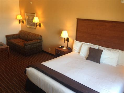 EXPRESSWAY SUITES OF FARGO $121 ($̶1̶4̶4̶) - Prices & Hotel Reviews - ND