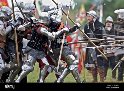 Tewkesbury Medieval Festival 2010 battle re-enactment Stock Photo - Alamy