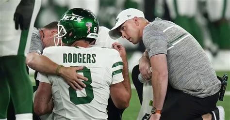 Aaron Rodgers suffers serious injury during New York Jets debut