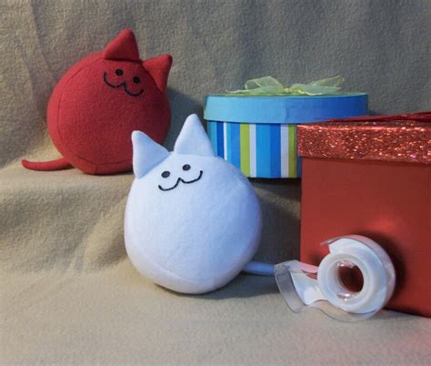 Mio & Mao cat plush round toys | Etsy