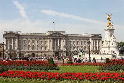 Photos of Buckingham Palace | Buckingham Palace | Buckingham palace london, London attractions ...