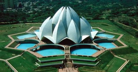 A Lotus Shaped Temple - Bahá'í House of Worship/New Delhi - World Top Top