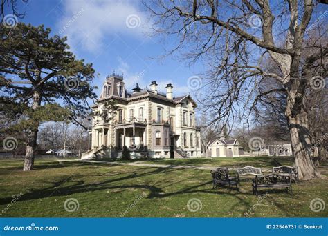 David Davis Mansion stock image. Image of bench, tree - 22546731